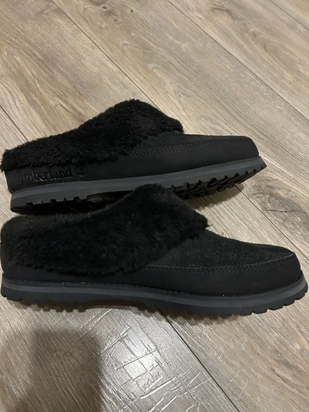Timberland Women's Black Fleece-Lined Winter Slip-Ons - Picture 6 of 14